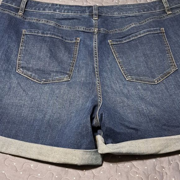 Lane Bryant mid rise Boyfriend Midi jean shorts size 18 - Picture 4 of 5